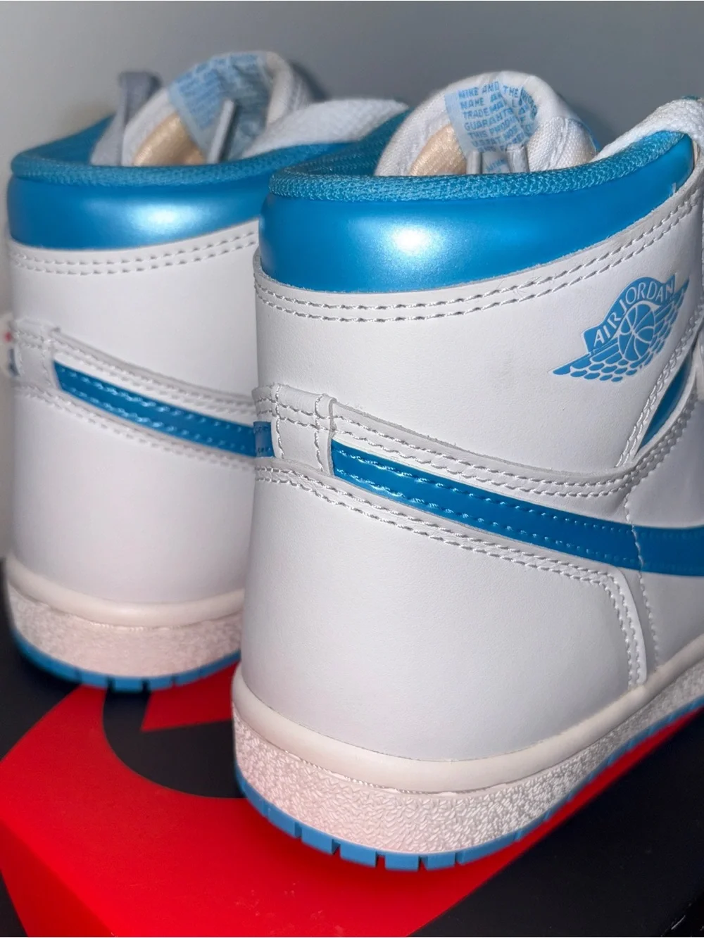 Air Jordan 1 High ’85 “UNC Metallic” PE Women’s BB Team Exclusive - SIZE 6